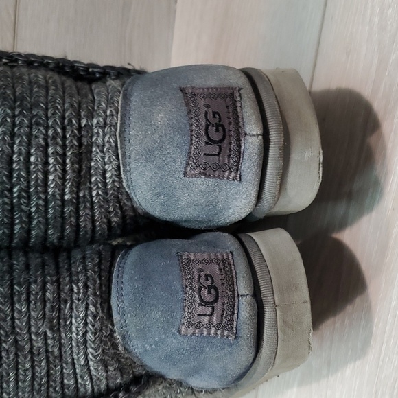 Ugg Australia Women 5819 Sweater Knit Button Boots shoes sz 8 - Picture 5 of 13